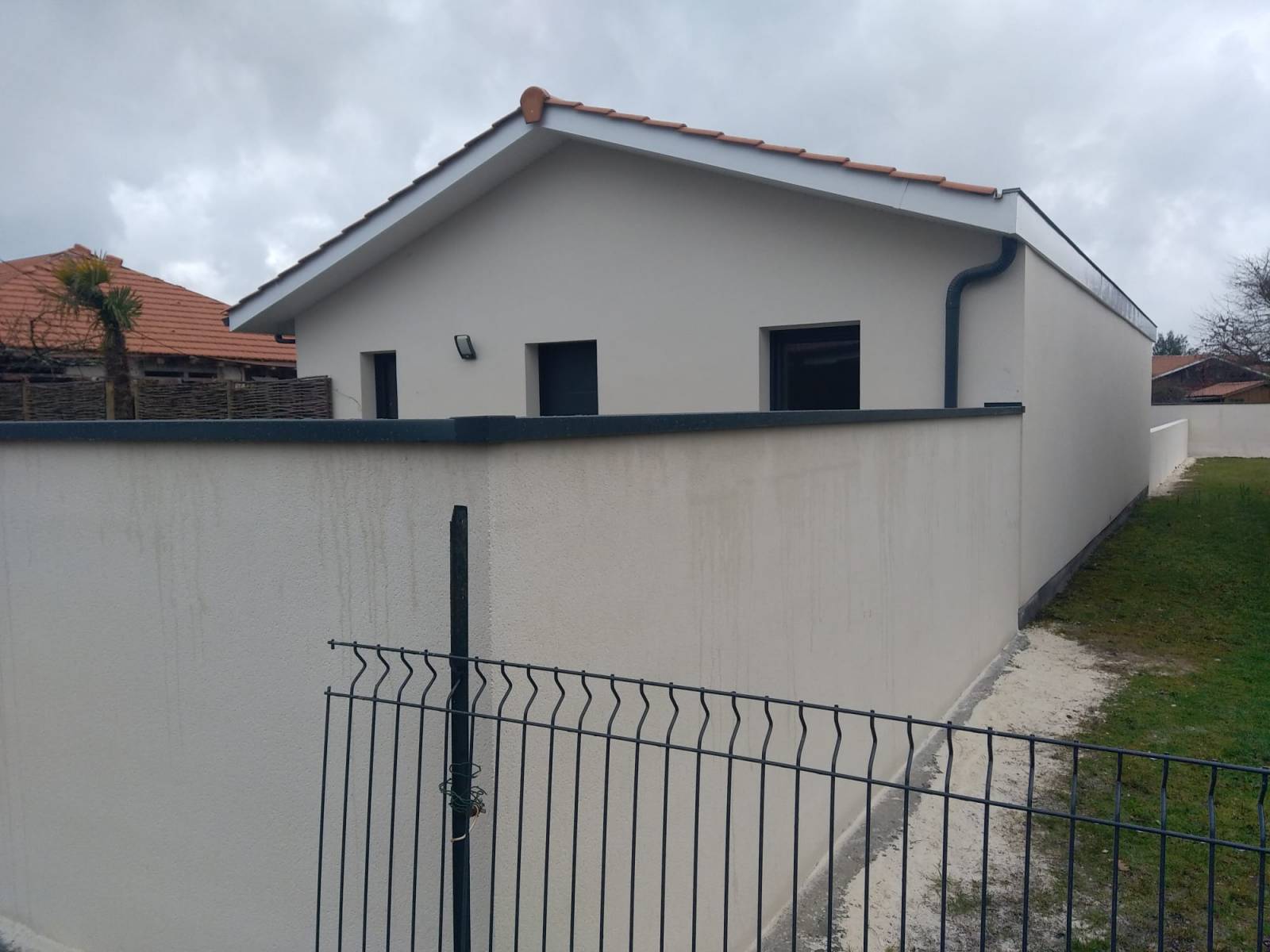 Fabrication d'encadrement de fenêtre ou de porte sur mesure Biscarrosse 40600 Landes