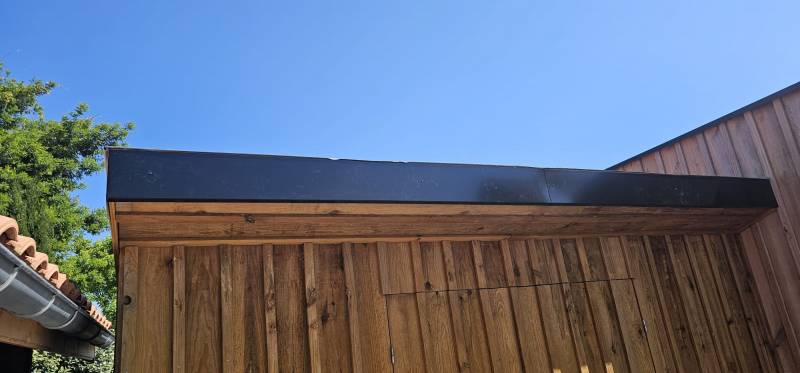 Opter pour l’installation des gouttières noires esthétiques sur-mesure à La Teste-de-Buch en Gironde