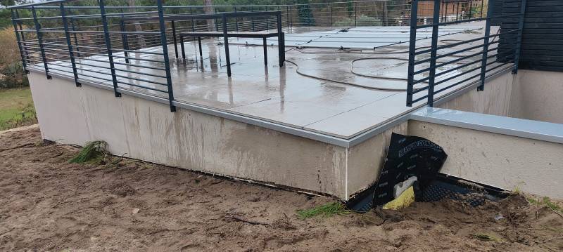 Trouver des couvertines gris métallisé de qualité aux environs de Saint-Pierre-du-Mont