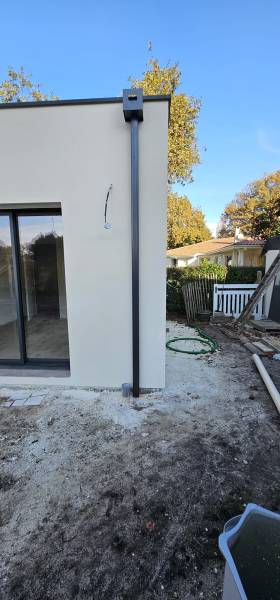 oîte à eaux bleu ardoise avec descentes 60x80 pas chers pour l’évacuation des eaux pluviales sur vos constructions sur Biscarrosse