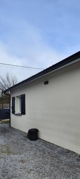 Trouver des professionnels pour des gouttières et descentes en aluminium bleu ardoise près de Saint-Pierre-du-Mont