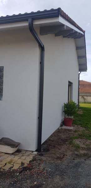 Gouttières Niagara et descentes 70×110 noire graphite aux alentours de Sanguinet