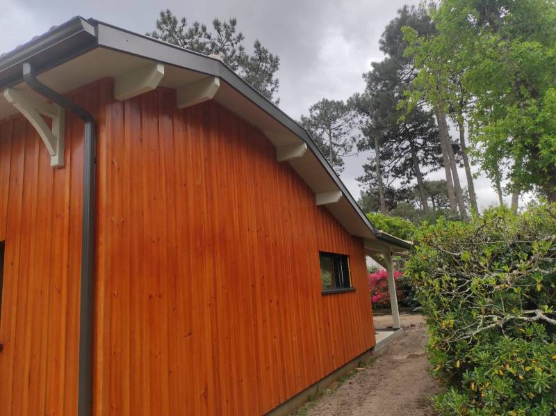 Habillage de bandeaux et gouttières Niagara aux descentes 60x80 RAL 7022 à la Teste-de-Buch en Gironde