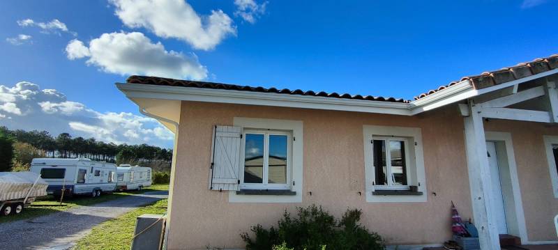 Où se procurer des gouttières n325 avec descentes 60 x 80 de couleur noire à Orx