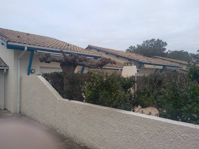 Recherche installateurs Biscarrosse sous-faces PVC alu bleu finitions