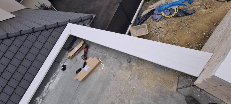 Pose de couvertine en aluminium par Alu Plus Gouttières à Laroin