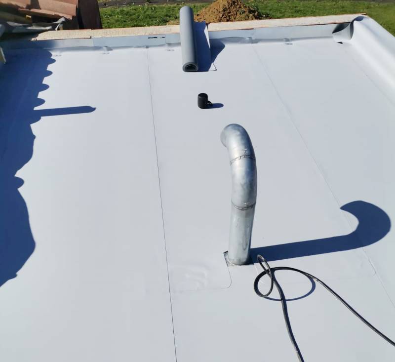 Réalisation de l'étanchéité d'un toit terrasse par la société Créalu