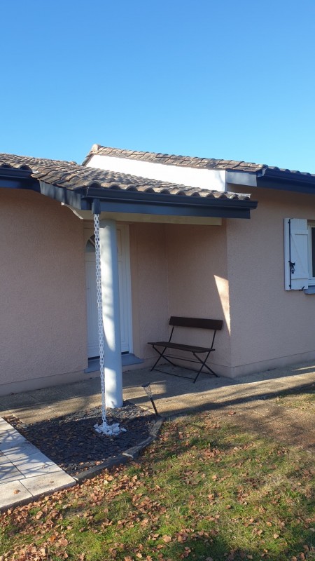 Rénovation de l'habillage des bandeaux en aluminium sur une maison située à Cazaux