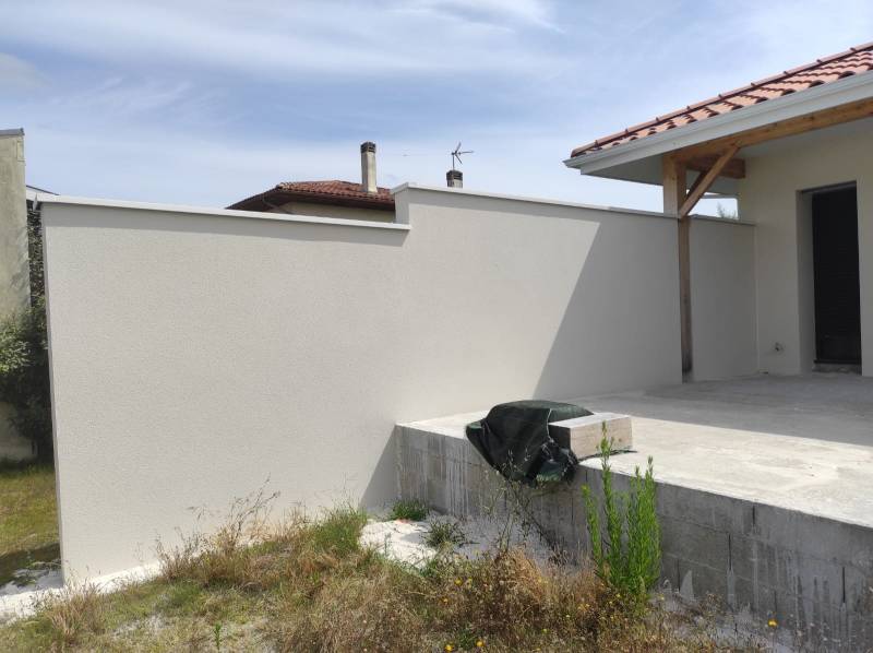 Protéger avec des couvertines et gouttières Niagara blanches en continu ma toiture contre les intempéries et améliorer son esthétique à Biscarrosse par AGB