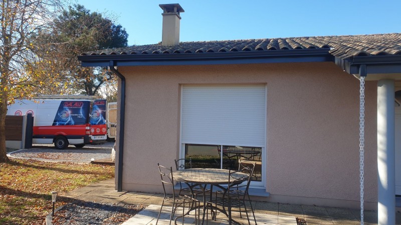 Fabrication sur-mesure des bandeaux en aluminium sur une maison à Cazaux