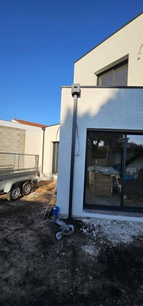 oîte à eaux bleu ardoise avec descentes 60x80 de qualité pour l’évacuation des eaux pluviales sur vos constructions sur Biscarrosse