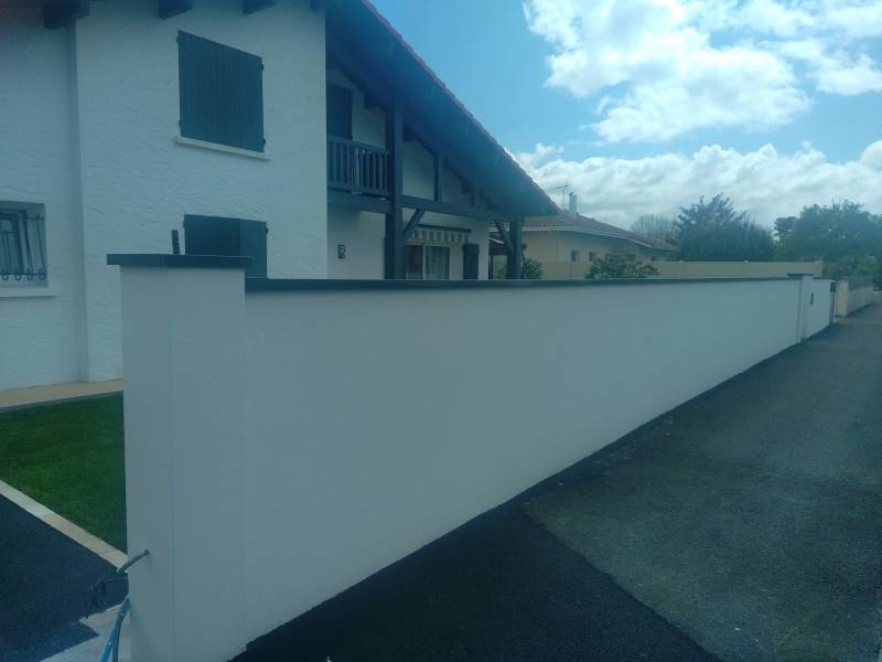 Trouver des couvertines Annapurna avec chapeaux de poteaux couleur bleu ardoise à Parentis-en-Born