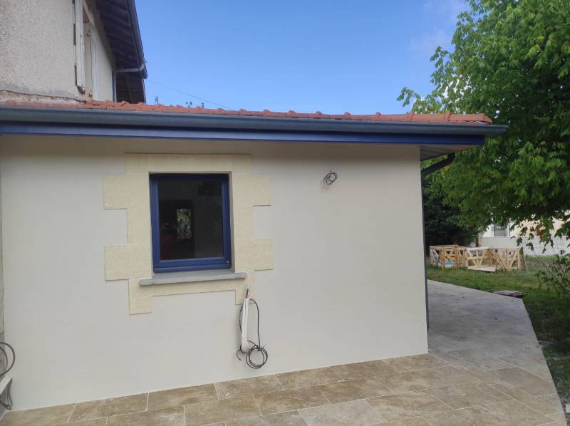 Choisir l’installation de gouttières San Marco de couleur gris antique au Barp