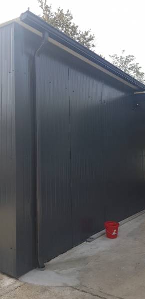 Installer des gouttières Niagara sur crochet pince avec leurs descentes aux alentours de Saint-Pierre-du-Mont