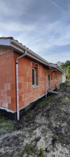 Trouver des gouttières gris perle durables DAL'ALU sur mesure à Saint-Pierre-du-Mont
