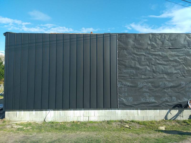 Joints debouts aluminium Alu Gouttières Bisca pour façade de maison