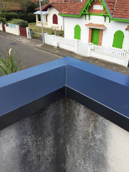 Réalisation d'une couvertine en haut de mur en gris anthracite sur la commune de Mimizan