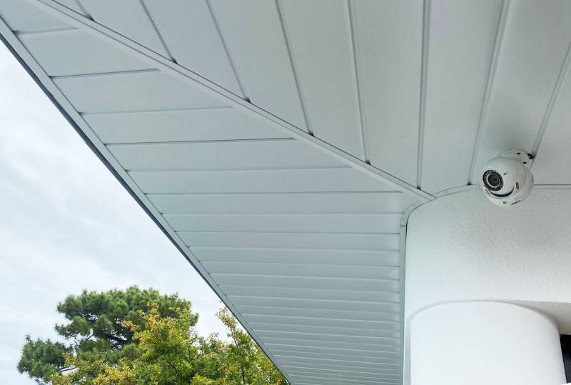 Sous-faces en aluminium sur une maison contemporaine à La Teste de Buch