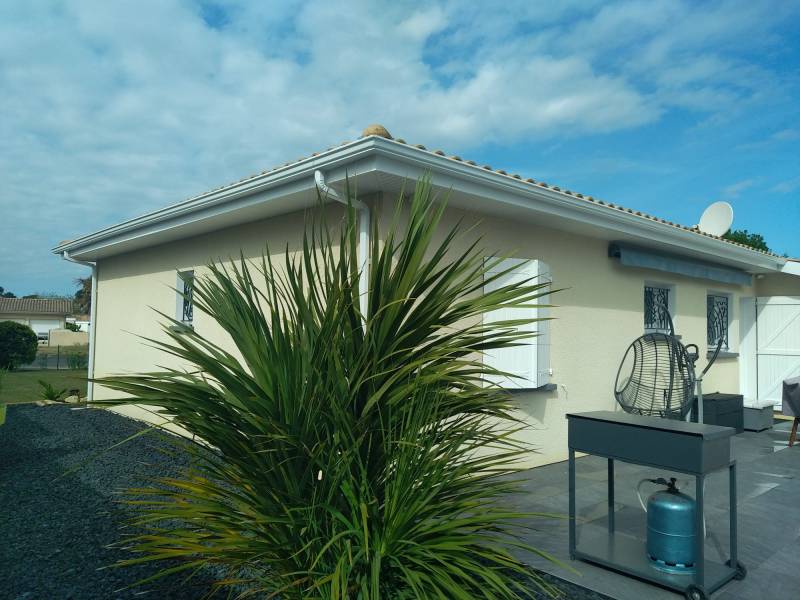 Gouttière Niagara en aluminium blanc par AGB aux alentours d’Orx