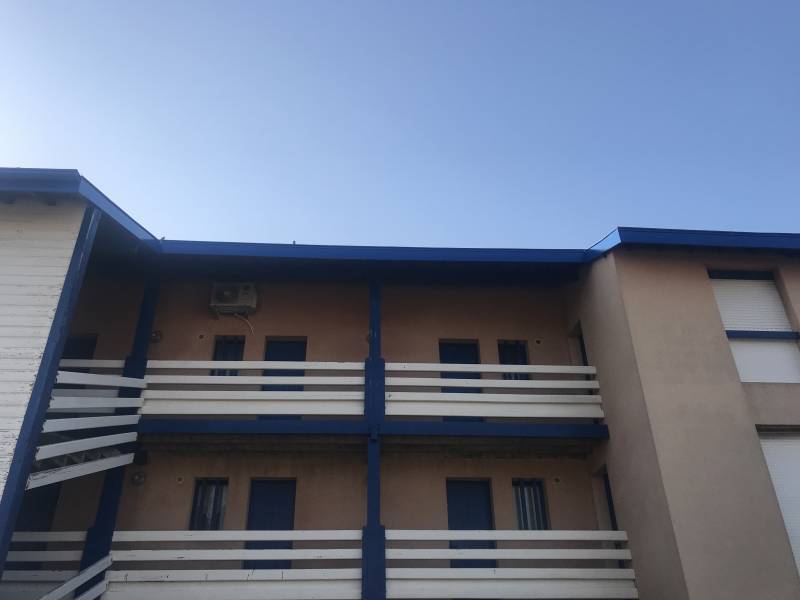 Pose d'un habillage alu laqué bleu à biscarrosse plage