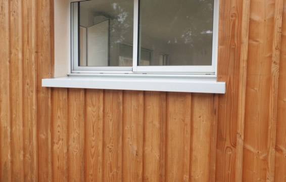 Alu Gouttières Bisca a réalisé ces appuis fenêtre en aluminium blanc