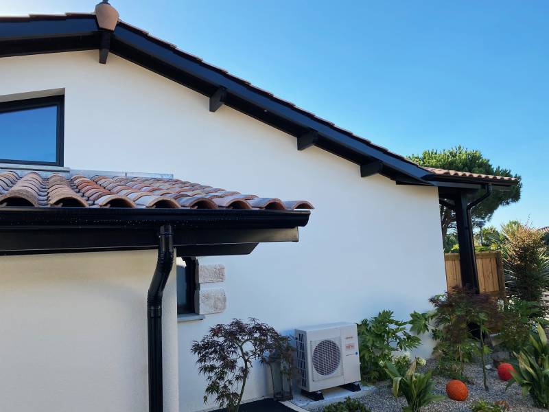 Large éventail de couleurs pour la gouttière San Marco de la marque Dal'alu