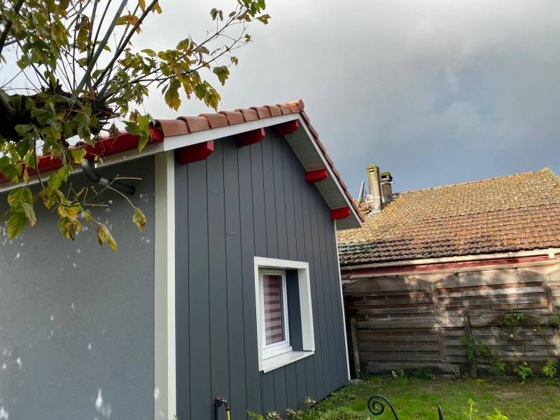 Rénovation de la façade par le changement des gouttières en aluminium