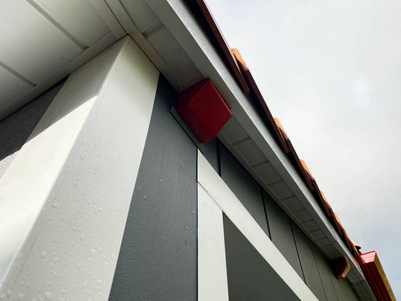 La technologie de l'aluminium au service de ces sous-faces pour cette maison située à Parentis-en-Born