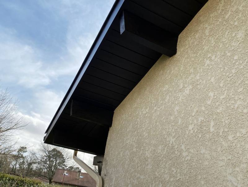 Des gouttières et descentes en aluminium pour cette rénovation à Parentis-en-Born