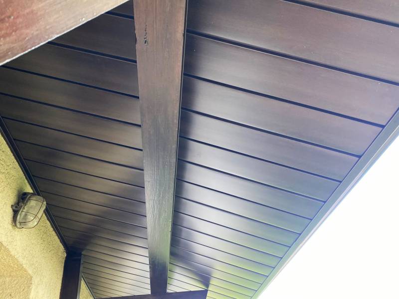 Une rénovation de qualité par le changement des gouttières et de leur descente à Parentis-en-Born