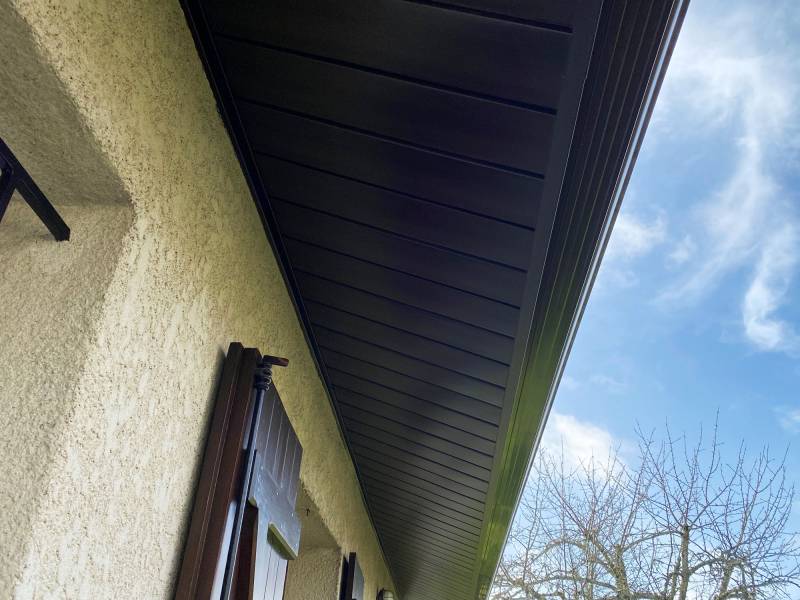 Pose de gouttières aluminium pour l'évacuation des eaux pluviales à Parentis-en-Born