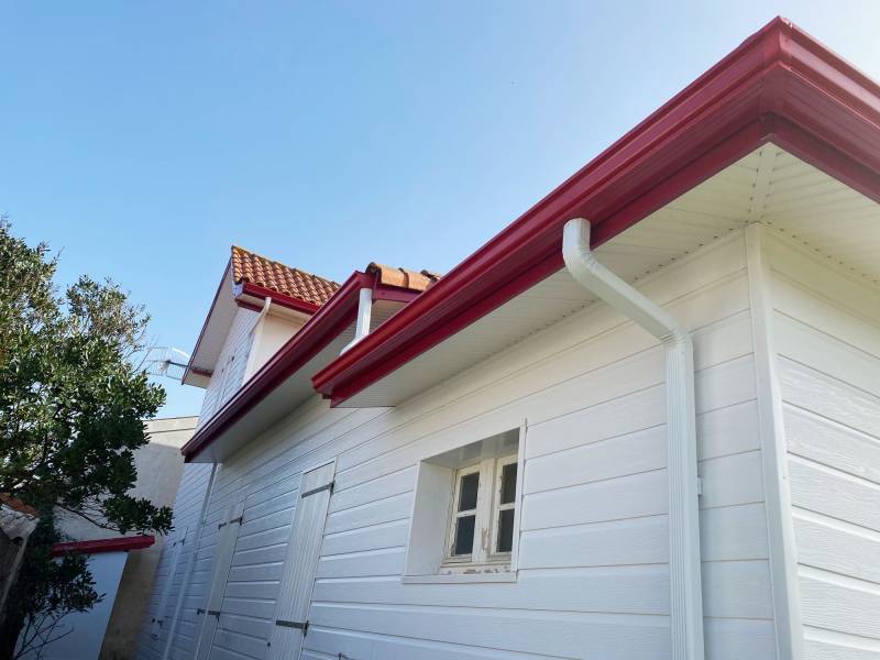 Rénovation des gouttières et de leur descente à Mimizan-Plage