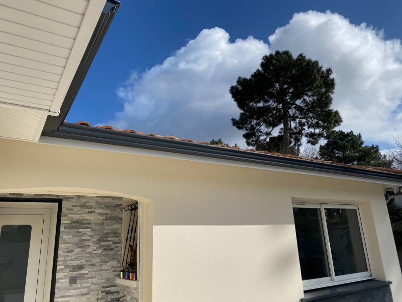 Pose de gouttière de type corniche sur Gujan-Mestras