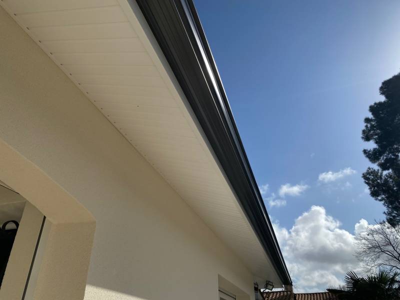 Pose de gouttière anthracite modèle Niagara  à Gujan-Mestras