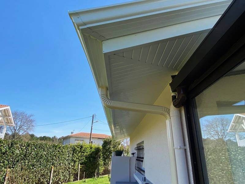 Rénovation des sous-faces par la société Alu Gouttières Bisca à Mimizan