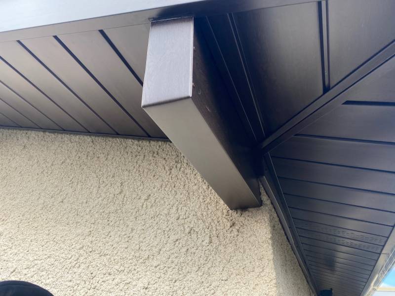 Modernisation des sous-faces sur une maison située à Gujan-Mestras