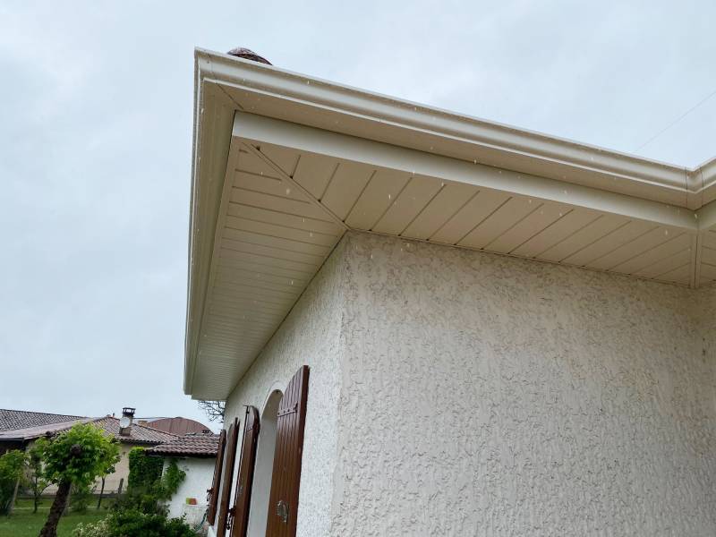 Installation de sous-faces en aluminium par AGB à Salles