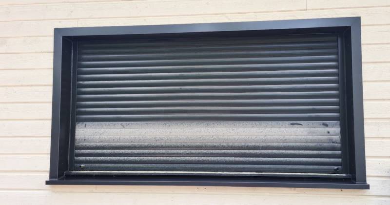 Réalisation de tableaux en aluminium gris anthracite pour une maison au Golf de Biscarrosse