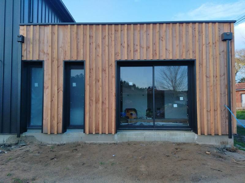 Rénovation bleu anthracite pour maison située à La Teste-de-Buch