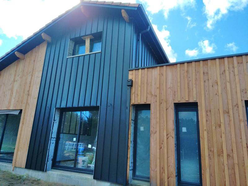 Installation de boite à eau noir graphite à Pontenx-les-Forges