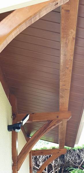 Rénovation sous-faces de toiture en aluminium chêne sur Biscarrosse dans le nord des Landes