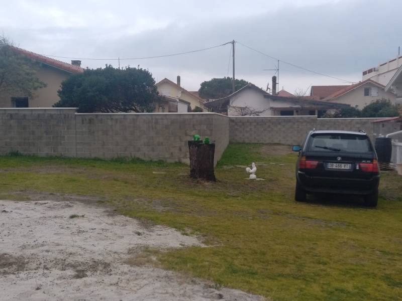 Installation d'une couvertine de type Annapurna sur un muret extérieur situé à Mimizan