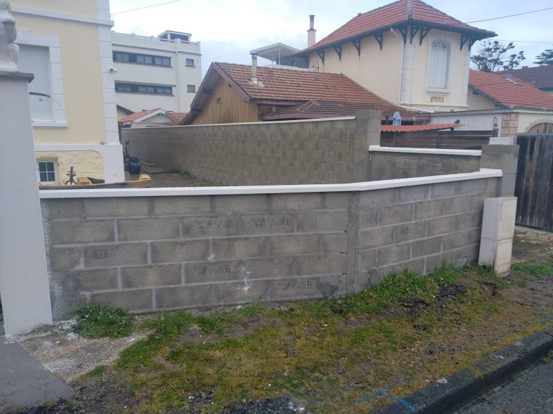 Installation d'une couvertine de type Annapurna sur un muret extérieur