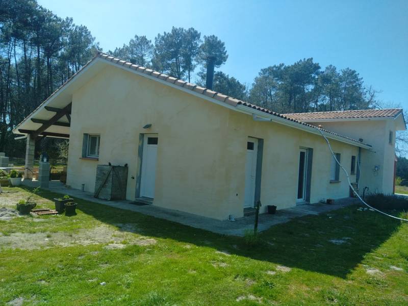 faire poser des lambris PVC, de bandeaux aluminium et de gouttières G300 B3 sur votre maison à Ychoux