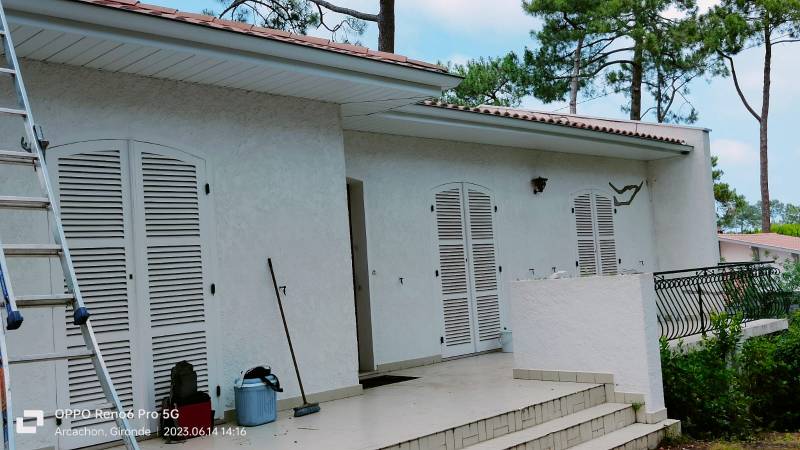 Mise en place de sous-face de couleur blanche à Aracahon