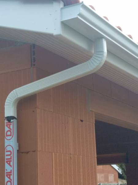 Des chéneaux et des gouttières à Saint-Pierre-du-Mont