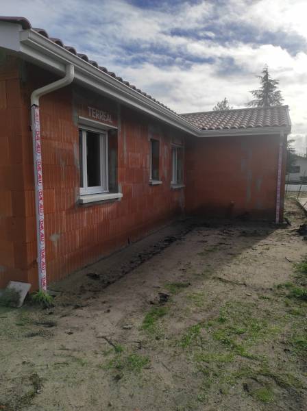 Sublimer votre maison à Orx avec des gouttières G300 couleur 