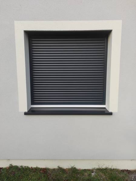 Appui de fenêtre pas cher en aluminium de couleur bleu ardoise pour votre maison à Biscarrosse