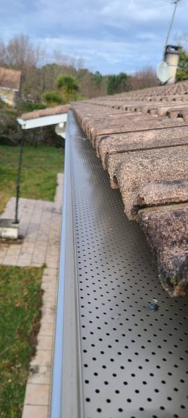 Redynamisez l’extérieur de votre maison à Salles avec des gouttières demi-rondes et un habillage gris métallisé pas chers