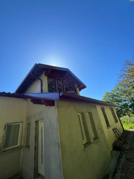 Bandeaux aluminium, gouttière Niagara et main courante alu rouge bordeaux de qualité à Souraïde